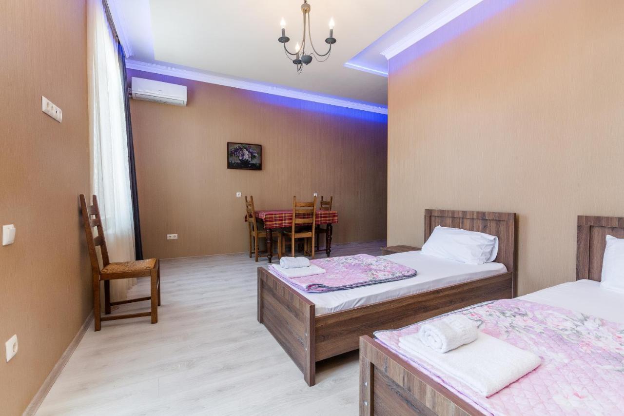 זוגדידי White Hotel Guesthouse מראה חיצוני תמונה