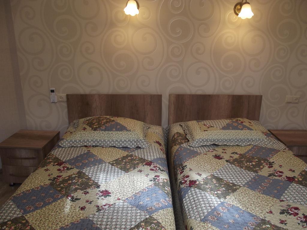 זוגדידי White Hotel Guesthouse מראה חיצוני תמונה