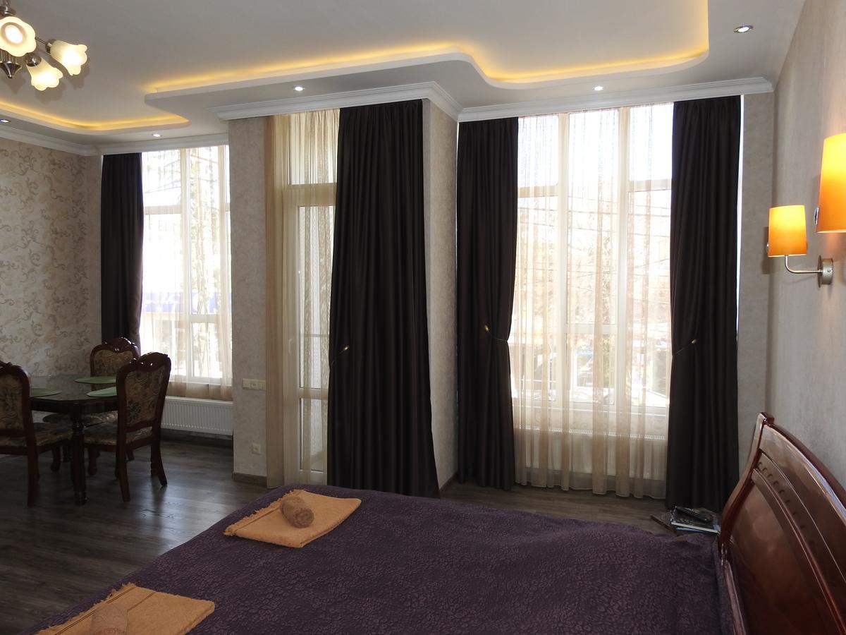 זוגדידי White Hotel Guesthouse מראה חיצוני תמונה