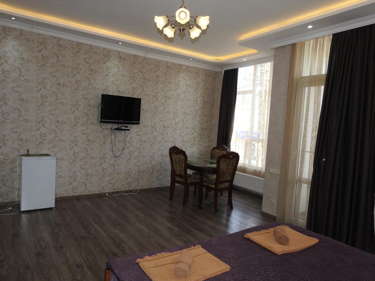 זוגדידי White Hotel Guesthouse מראה חיצוני תמונה