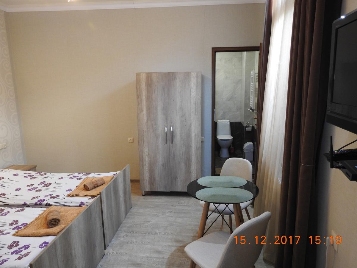 זוגדידי White Hotel Guesthouse מראה חיצוני תמונה