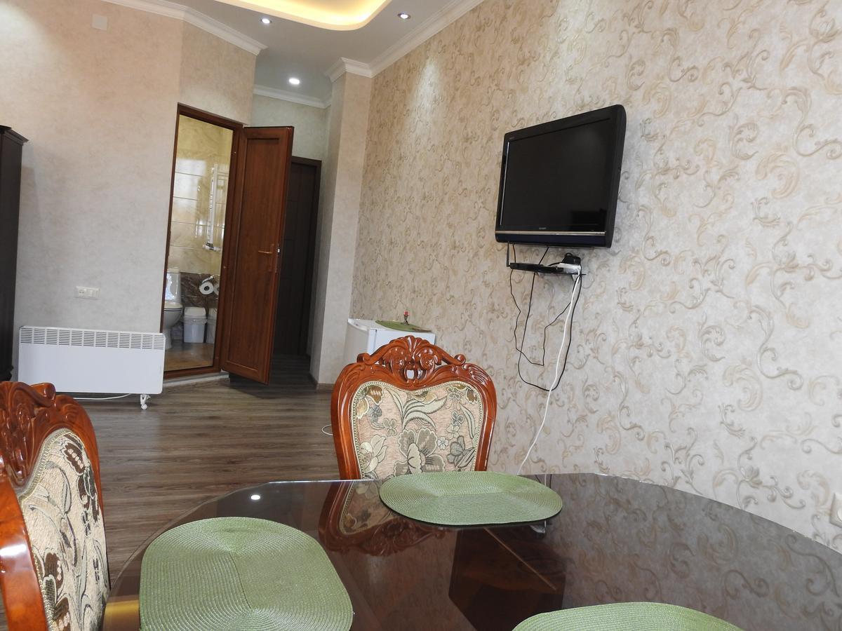 זוגדידי White Hotel Guesthouse מראה חיצוני תמונה
