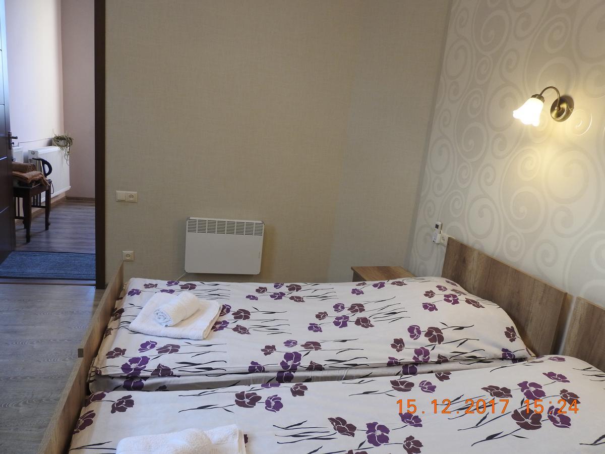 זוגדידי White Hotel Guesthouse מראה חיצוני תמונה