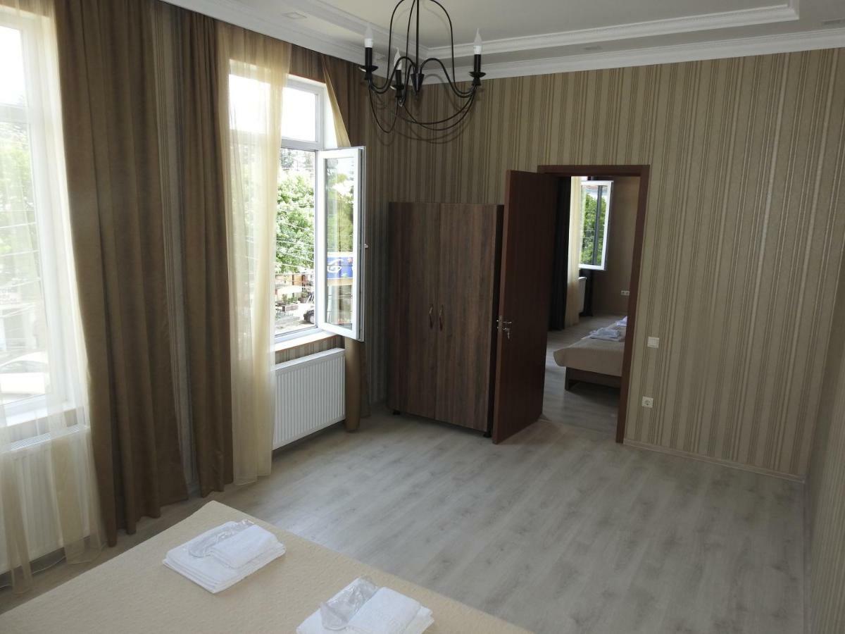 זוגדידי White Hotel Guesthouse מראה חיצוני תמונה