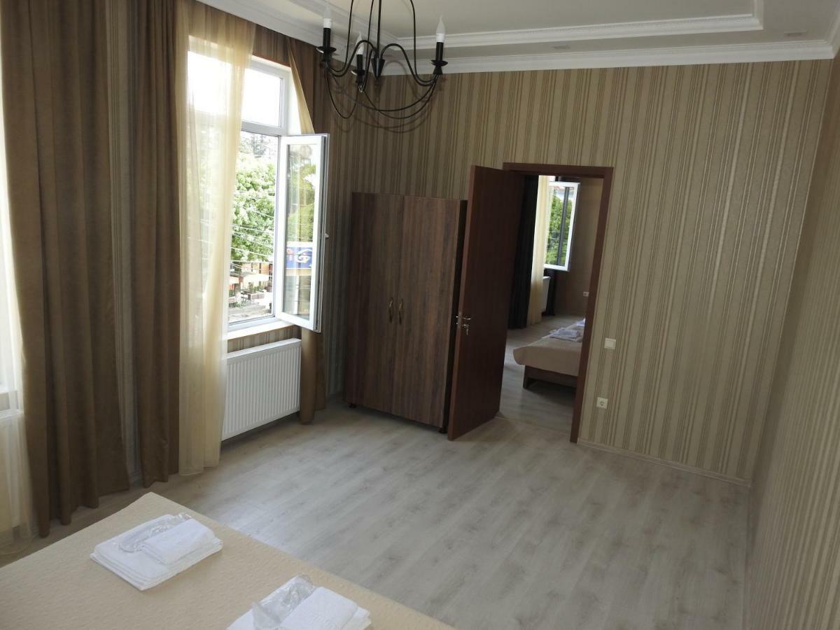 זוגדידי White Hotel Guesthouse מראה חיצוני תמונה